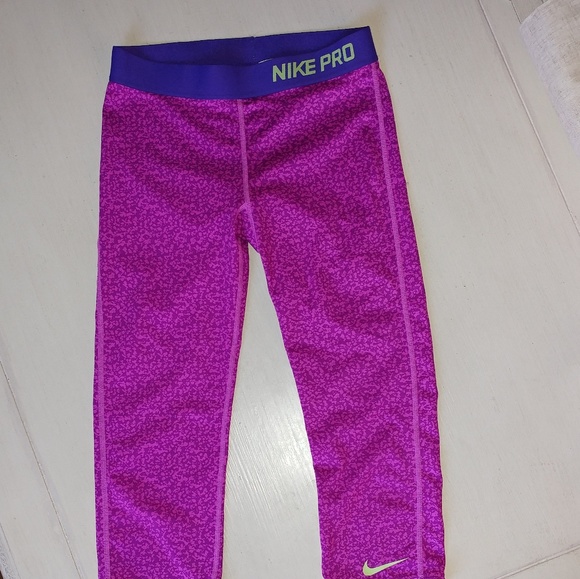 girls nike capris